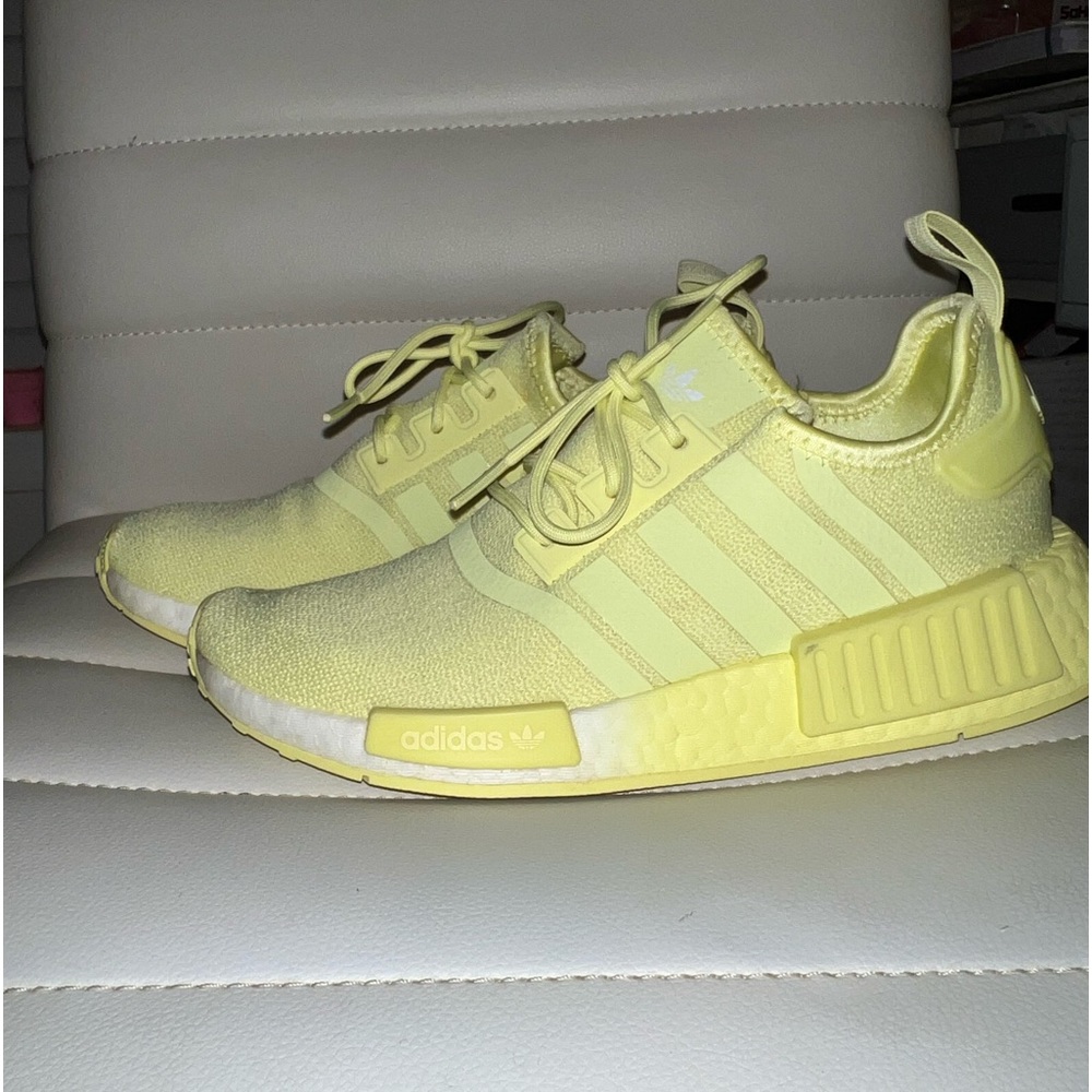 womens adidas nmd_r1s size 7